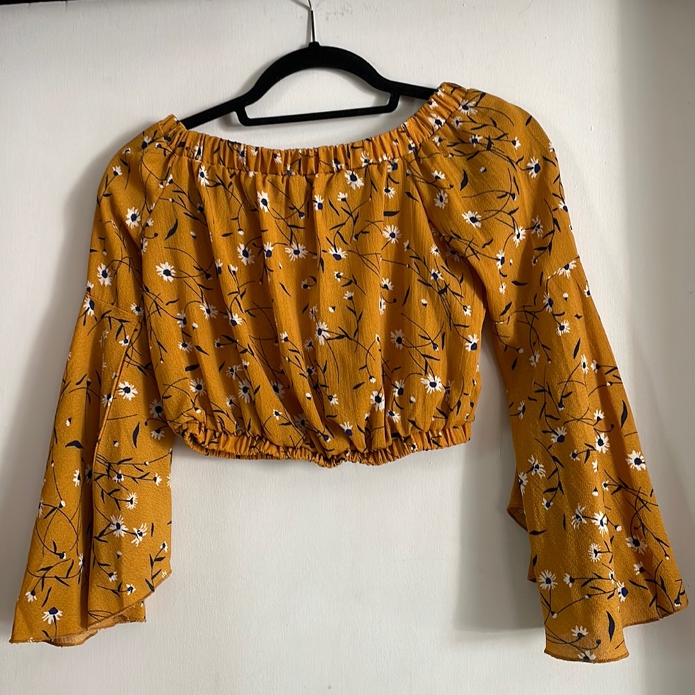 One size yellow off the shoulder crop
